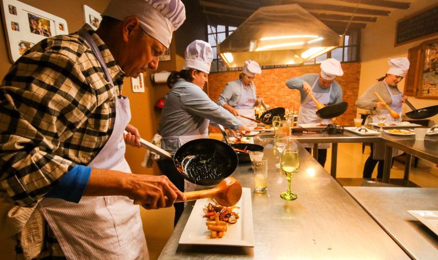 CLASES DE COCINA + MERCADO LOCAL  4 H.